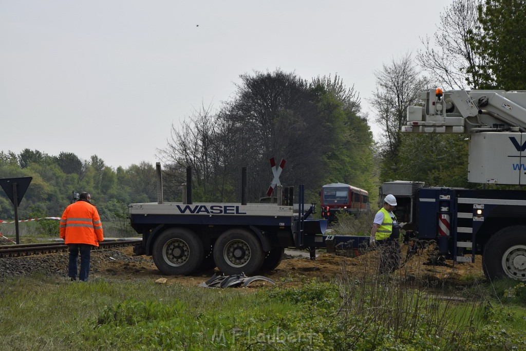 Schwerer VU LKW Zug Bergheim Kenten Koelnerstr P594.JPG - Miklos Laubert